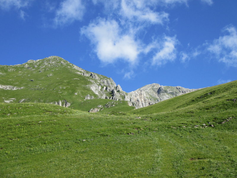 a 103 la dorsale che mi porterà in cresta, a dx, la meta principale_1_1.jpg
