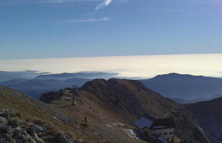 Rifugio e nebbie.jpg