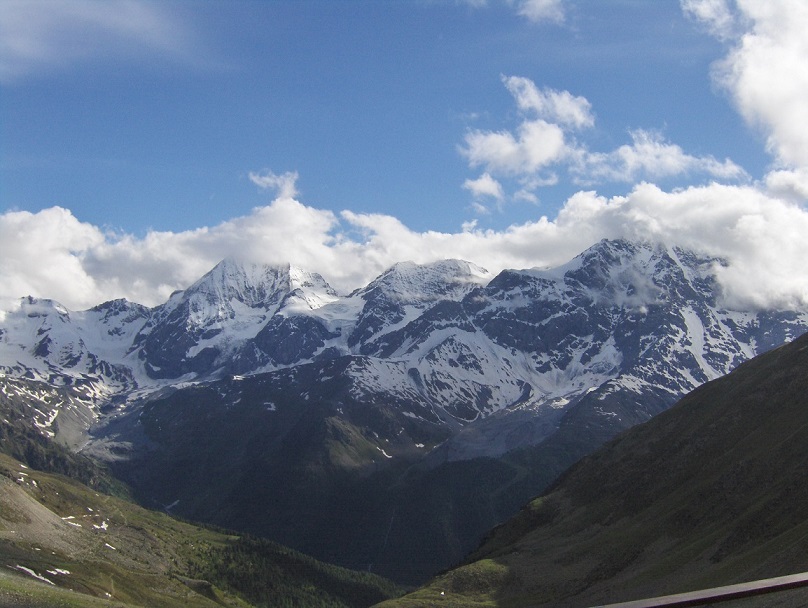 da sx Gran Zebrù con la Langer Suldengrat,  Monte Zebrù e Ortles 1.jpg